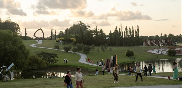 "Uruguay puede ser la Suiza de Latinoamérica para el arte" 