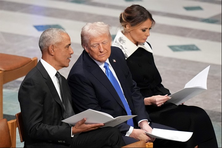 Rivales políticos: Trump y Obama en el funeral de Carter. Foto: AP