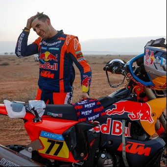Luciano Benavides, un héroe argentino en el Dakar que tuvo su recompensa: socorrió a un rival malherido y al final fue el más rápido del día