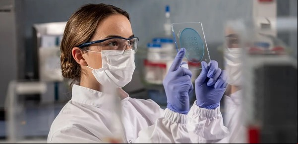 Un laboratorio de Escobar producirá una nueva vacuna contra la neumonía