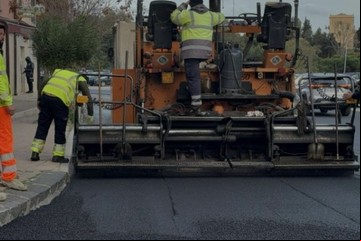 Asfaltaron las calles y cubrieron las alcantarillas: ahora las buscan con detectores de metales