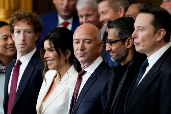 Mark Zuckerberg, de Meta; Jeff Bezos, de Amazon, Sundar Pichai, de Alphabet, y Elon Musk, dueño de X. Foto Bloomberg.