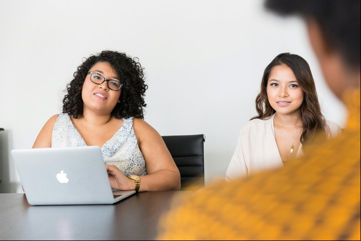¿Querés transmitir profesionalismo y seguridad? Estas preguntas pueden ser tus mejores aliadas. Foto: Unsplash.