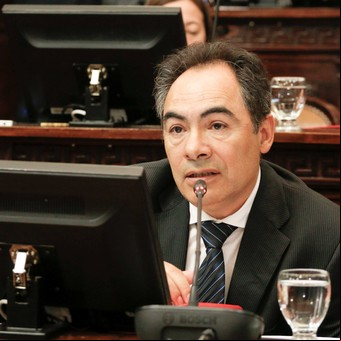 El funcionario a cargo del transporte público en Mendoza dio positivo en un control de alcoholemia con el doble de lo permitido