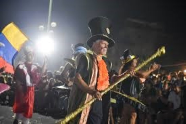 Gualeguaychú. Los clásicos Corsos Populares Matecito son una de las atracciones del Carnaval de Gualeguaychú.