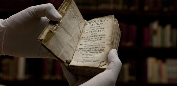 Bibliomanía: en qué consiste la pasión de los bibliófilos por los libros raros y valiosos