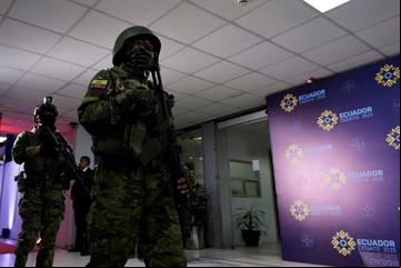 Ecuador elige presidente en un clima de terror por la violencia narco