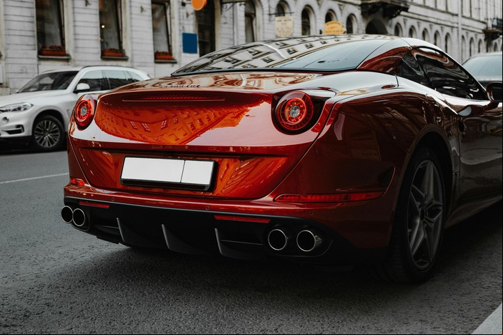 El Ferrari Purosangre combina el lujo de la marca italiana con el rendimiento de un SUV deportivo. Foto: Pexels.