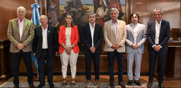 "Trabajo y ser escuchados": la promesa del equipo de Economía a la mesa de enlace