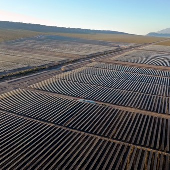 Genneia avanza con la línea minera para abastecer con energía renovable al litio en Salta