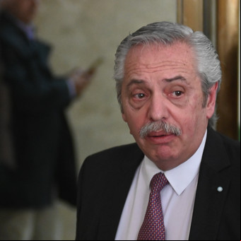 Reapareció Alberto Fernández con críticas al acuerdo con el FMI: "Otra vez Caputo, Sturzenegger y el mito del eterno retorno"