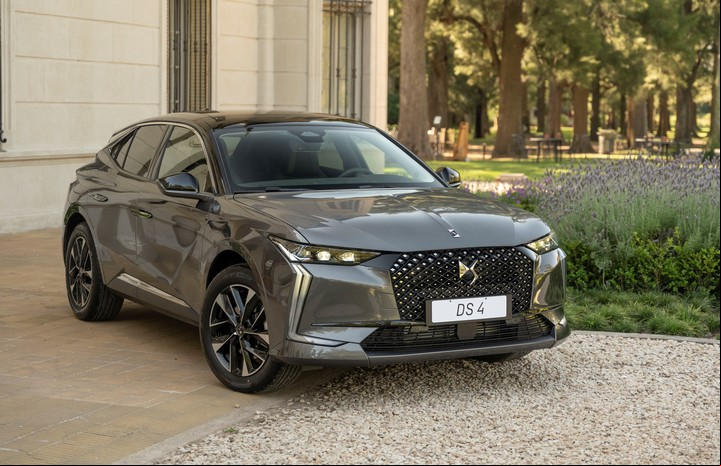 DS 4 Etoile.