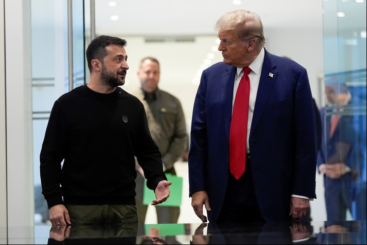 Donald Trump se reunió con Volodimir Zelenski en Nueva York, en septiembre pasado. Foto: AP  