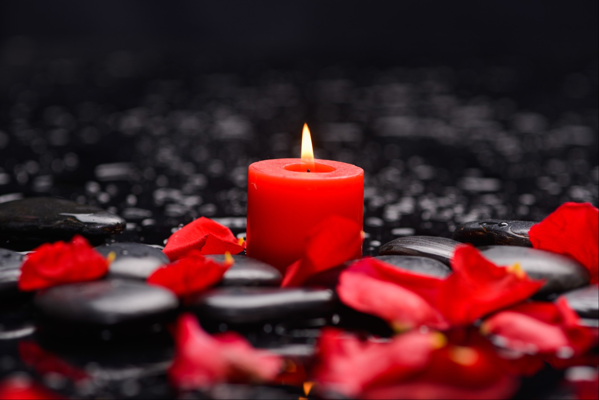 La vela roja en el ritual simboliza la pasión. Foto: ilustración Shutterstock