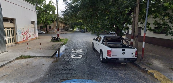 Ataque motochorro y muerte en La Plata: llegaba a su trabajo, lo balearon para robarle y lo mataron