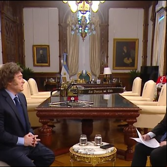 "No reaccioné como tendría que haber reaccionado": Jonatan Viale habló del momento en que Santiago Caputo interrumpió la entrevista a Javier Milei