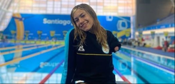 Es nadadora paralímpica y necesita sponsors para seguir compitiendo