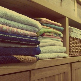 No tires tus toallas viejas: el truco fácil para darles una segunda vida y decorar tu casa
