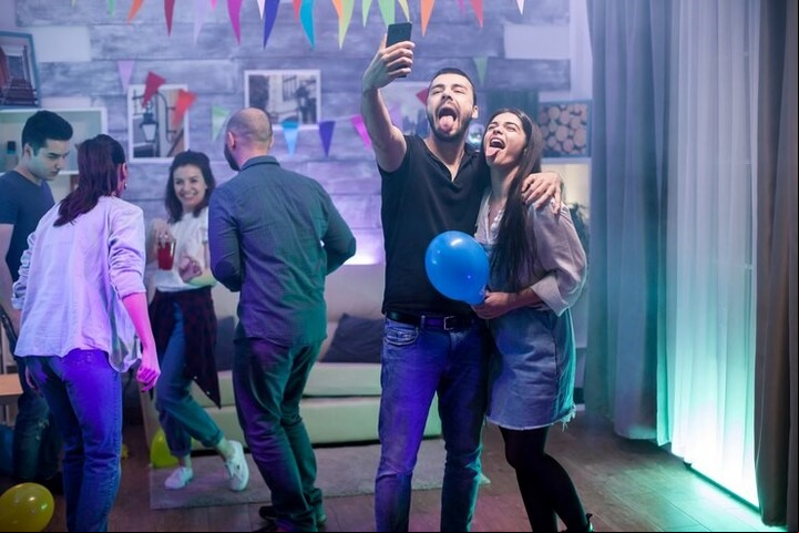 Cuando entra en ritmo, Capricornio es el alma definitiva de la fiesta. Foto: Freepik.