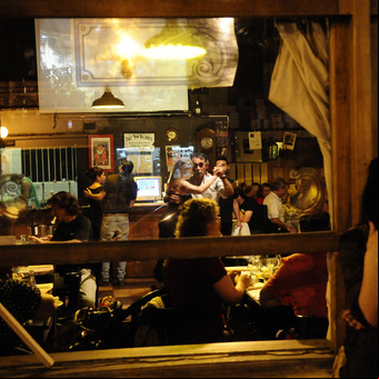 En Barracas, el bodegón milonguero que sobrevivió 130 años y tuvo de cliente a "Ringo" Bonavena