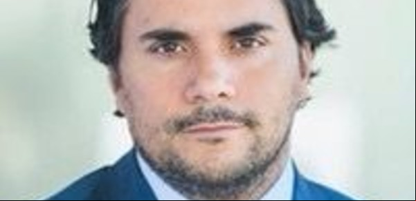 Descargo por una nota sobre la radicación de Yañez en España