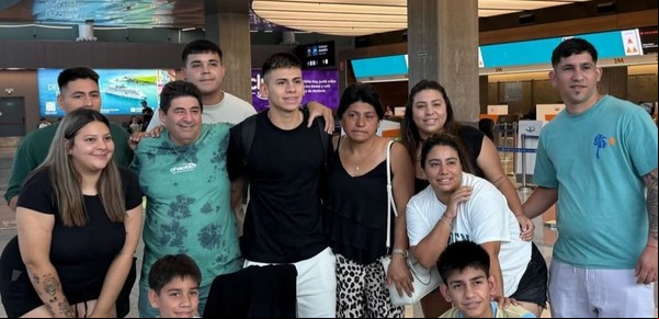Claudio 'Diablito' Echeverri se suma al Manchester City: su emotiva despedida familiar y una incorporación "con efecto inmediato" de Guardiola