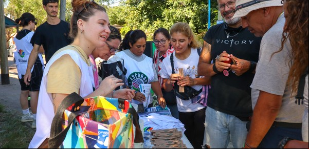 Días verdes: cómo son las jornadas de limpieza con voluntarios para erradicar basurales y reciclar