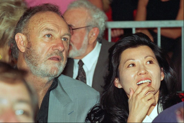 El actor puso a nombre de su esposa tres costosas propiedades, valuadas en su conjunto en 11 millones de dólares. (Foto: AP)
