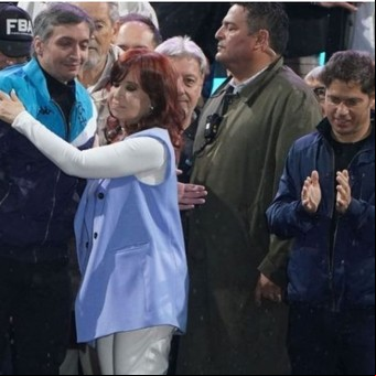 El duelo de Cristina, la política deshecha y una vela al FMI