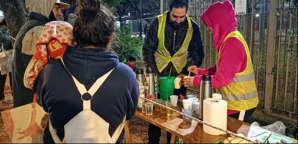 La ONG de los "chicos que reparten comida rara" en el Oeste
