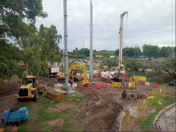 Obras de ampliación en el Puente Labruna. Etapa de pilotaje. Foto GCBA