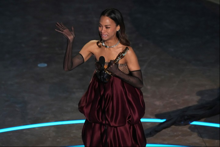 Zoe Saldaña, por ahora primer y único premio para "Emilia Pérez". Foto AP