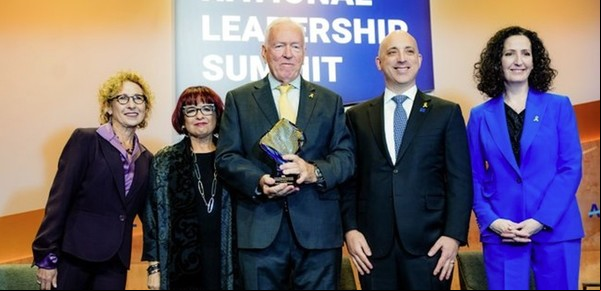 El juez Carlos Mahiques recibió el Premio Klinghoffer en Nueva York por su fallo sobre el atentado a la AMIA