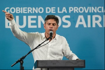 Ante una encerrona K, Axel Kicillof pide tomar deuda en pesos por más de 1.000 millones de dólares y suspende el cobro a municipios de un fondo de la pandemia