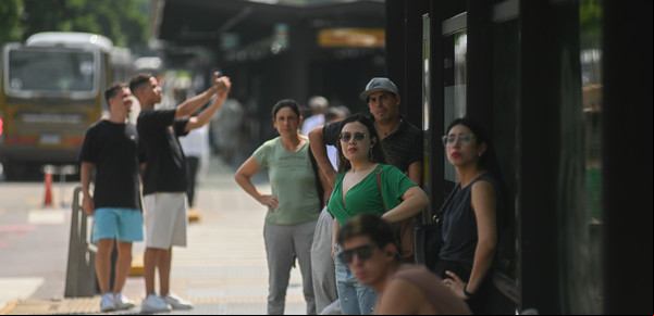 El calor no da tregua y hubo más de 100 mil s sin luz: Palermo, el barrio más afectado