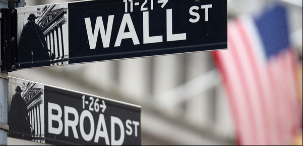 Los mercados frente al anuncio del DNU por el acuerdo con el FMI: suben los bonos y el riesgo país vuelve a caer debajo de los 700 puntos