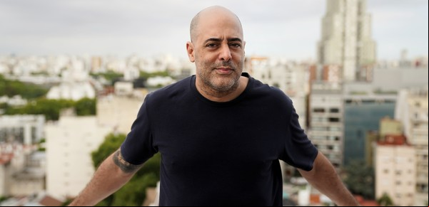Sebastián Presta, el comediante que pensaba que la vida era sin palabras y sin risas: "Siento que tengo el sufrimiento en la sangre"
