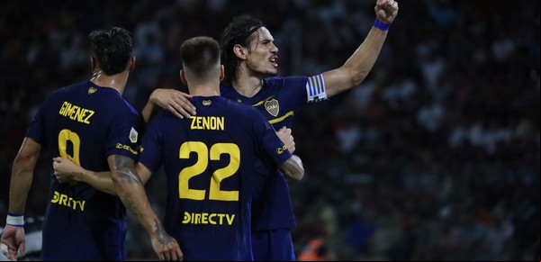 Boca construyó una sólida goleada en Santiago y Gago, mientras ajusta las piezas, toma un poco más de aire