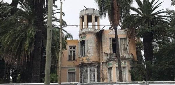 Pese a las promesas, empezaron a demoler el histórico castillo de Banfield, construido en el siglo XIX