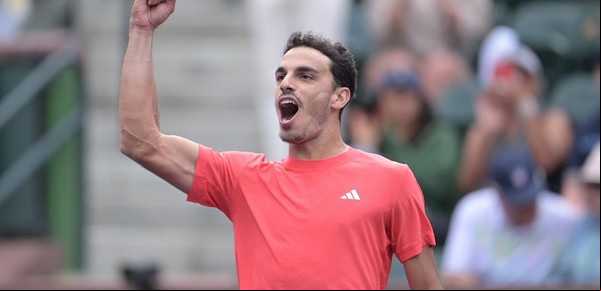 Francisco Cerúndolo bajó a de Miñaur y chocará ante un Alcaraz iluminado en cuartos de final del Masters 1000 de Indian Wells