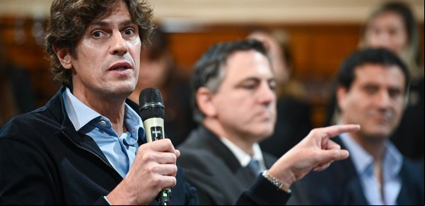 Feroz pelea de senadores radicales: Lousteau  acusó de hipócritas a los legisladores de su espacio y Abad le respondió en la cara 