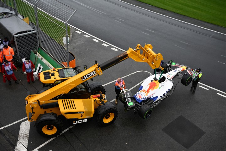 Una carrera llena de accidentes en Australia. EFE/EPA/Joel Carrett