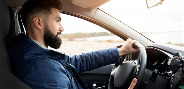 Cédula azul digital: cómo salir del país y qué pasa al conducir un auto en el exterior