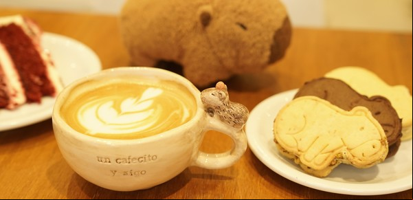 Carpinchos, café y pastelería temática: el rincón más adorable de Buenos Aires que arrasa en redes sociales