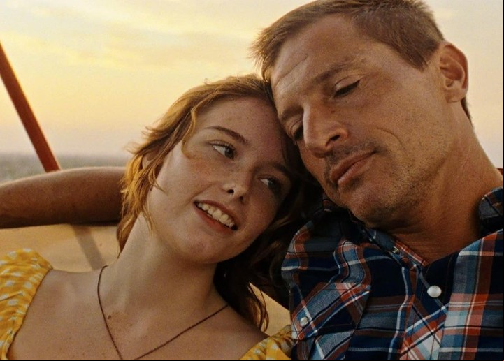 Suzanne Son y Simon Rex, el actor porno de la vida real. Fotos Netflix
