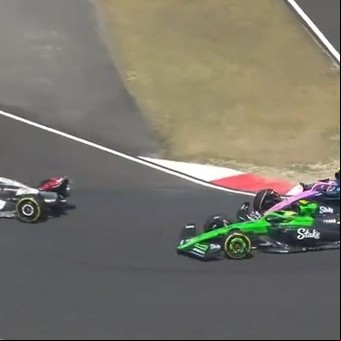 Doohan y un choque increíble para terminar último y sancionado en la Sprint del GP de China de F1: otro error grosero del dueño del auto que desea Colapinto