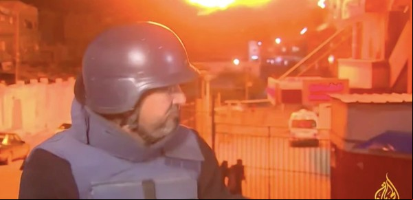 Un periodista de Al Jazeera captó en vivo el bombardeo a un hospital de Gaza