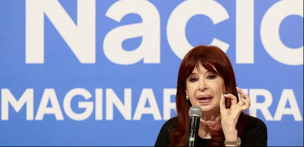 Reaparece Cristina Kirchner: en medio de las internas con Axel Kicillof encabeza un acto en la Ciudad