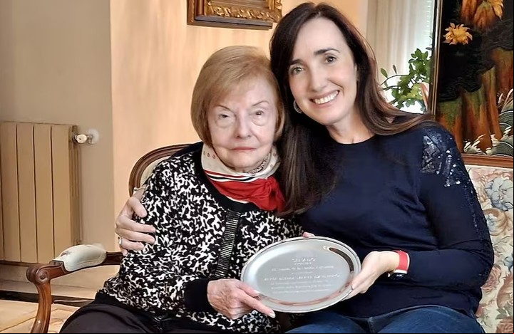 Victoria Villarruel en su visita a Isabel Perón, en Madrid, durante 2024.