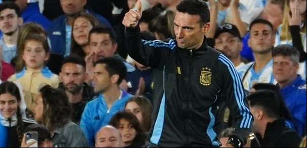 Lionel Scaloni disculpó a Raphinha tras la paliza de Argentina contra Brasil: "Quiero que la gente disfrute"